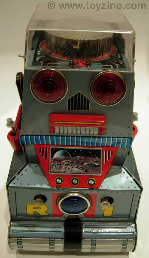 Robotank R1 - Tin - Japan - Nomura - !960's, battery operated tin toy robot