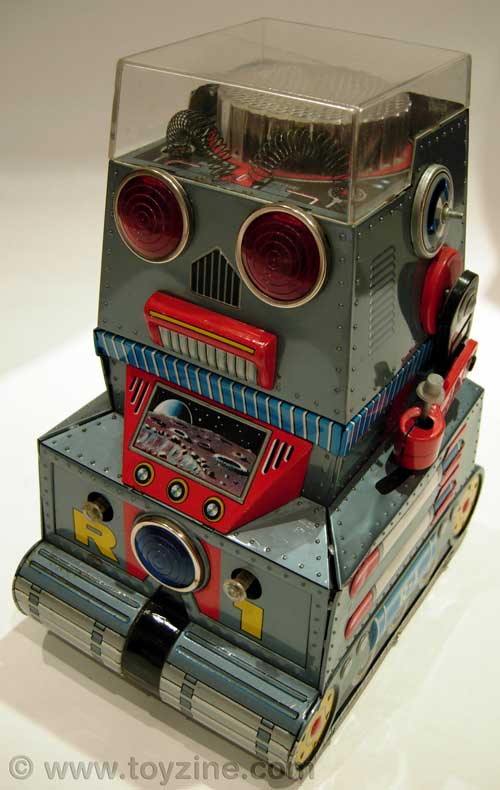 Robotank R1 - Tin - Japan - Nomura - !960's, battery operated tin toy robot