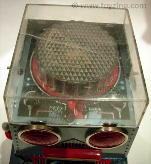 Robotank R1 - Tin - Japan - Nomura - !960's, battery operated tin toy robot